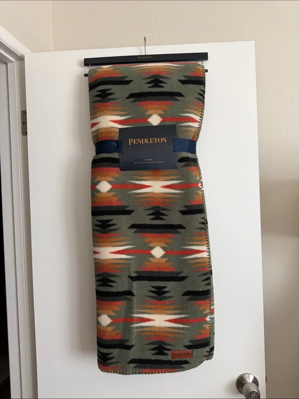NWT Pendleton Throw Blanket
